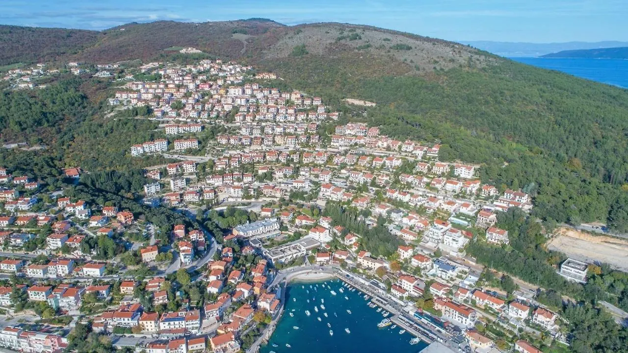 Apartments Poljak Rabac 3*,