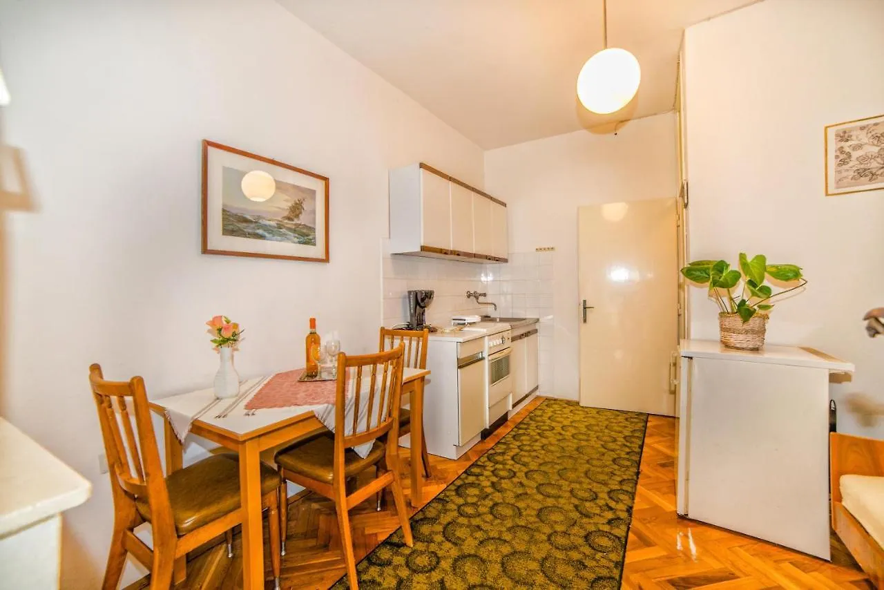 Apartments Poljak Rabac 3*,